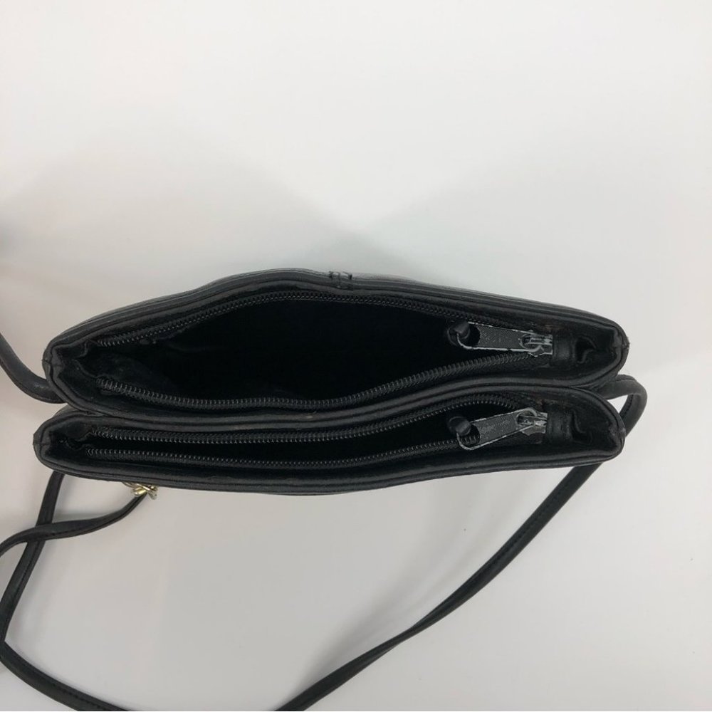 Giani Bernini Black Leather Crossbody Wallet | Made in Indonesia - Picture 5 of 7